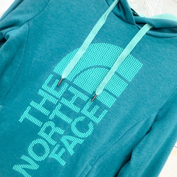 The NorthFace teal women’s hoodie ❤️ - Picture 4 of 7